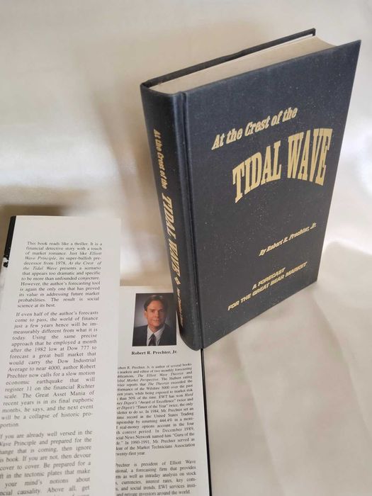 Book • At the Crest of the Tidal Wave •  Robert R. Prechter Jr.
