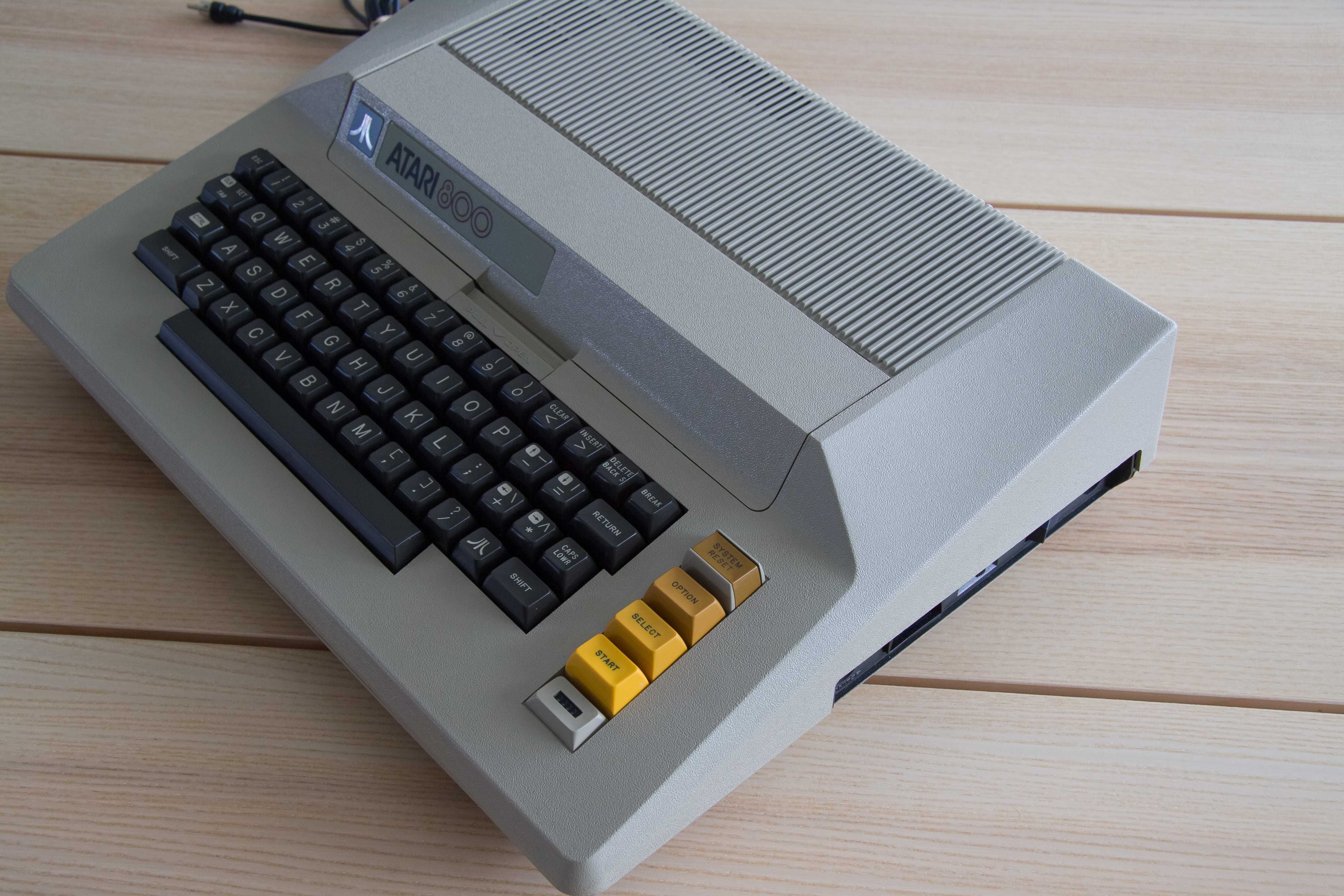 Komputer Atari 800 jak 600XL/800XL/1200XL 8bit