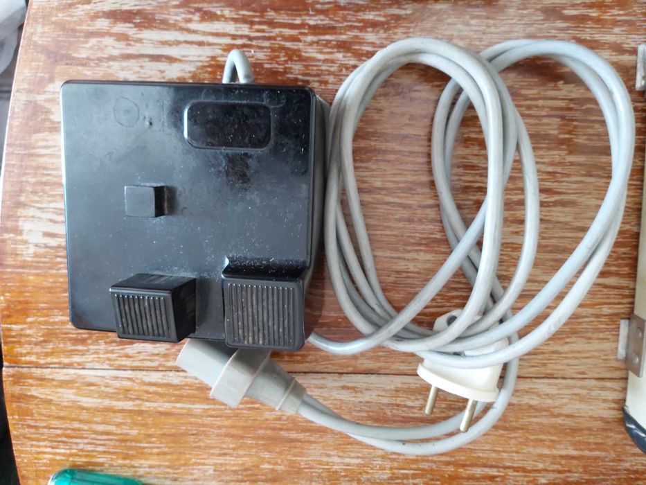 Швейна машинка Veritas, електродвигун, ножна педаль. ГДР