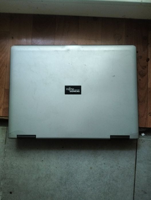 Fujitsu Siemens Amilo Pro v2085
