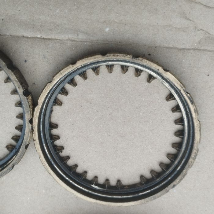 Продам  шестерні  2 3 задня муфтапередачі КПП ваз 2101-07 4ст