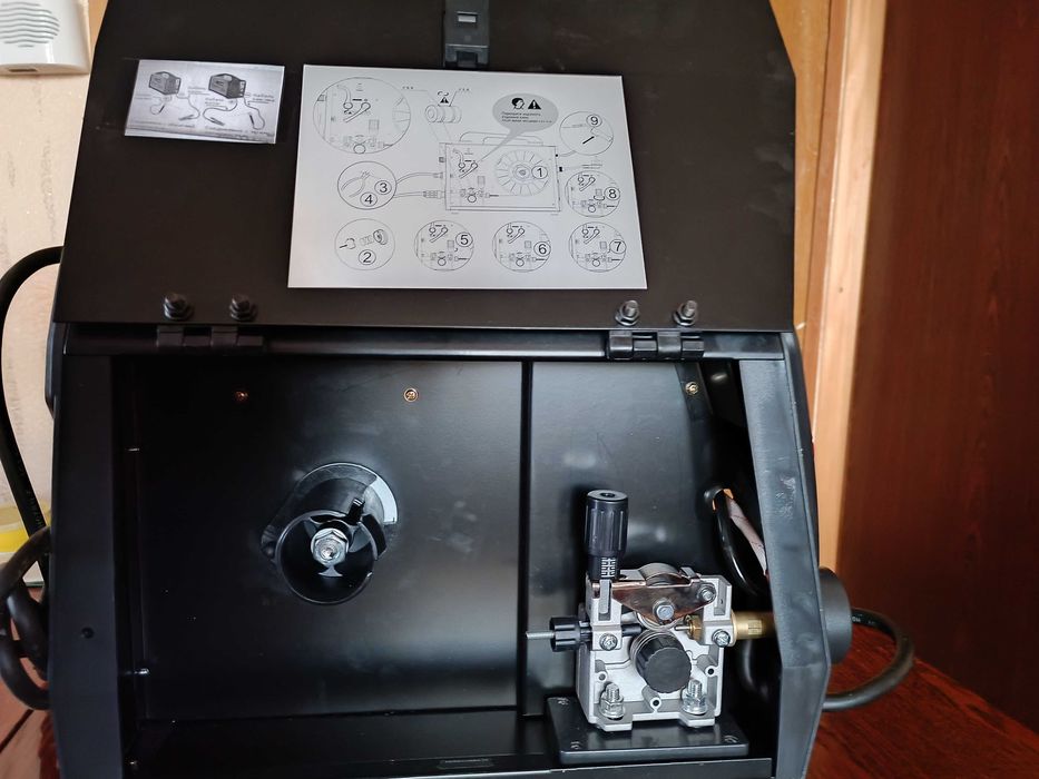 Зварювальний напівавтомат  Vitals Professional MIG 2000 Digital LCD