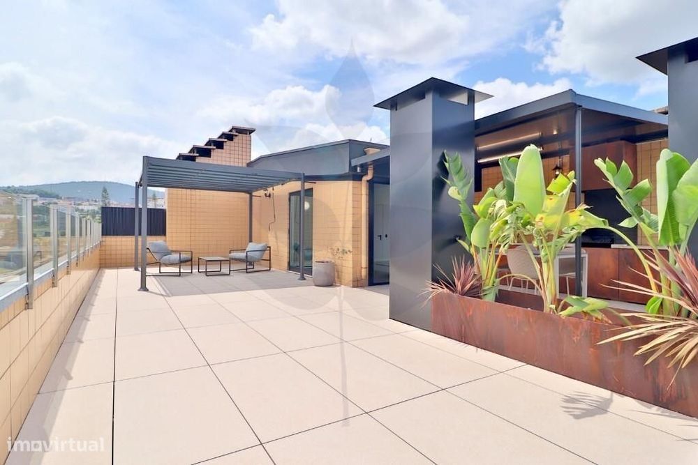 T3 Renovado Cobertura e Terraço