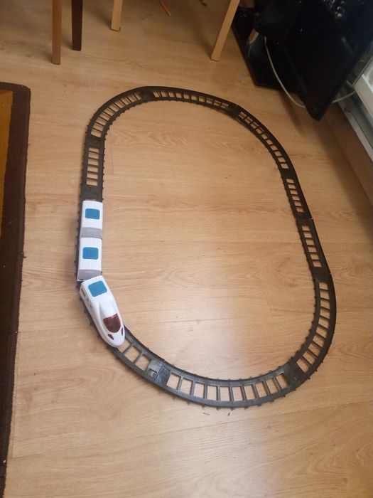 Dla Dzieci kolejka ciuchcia z wagonami