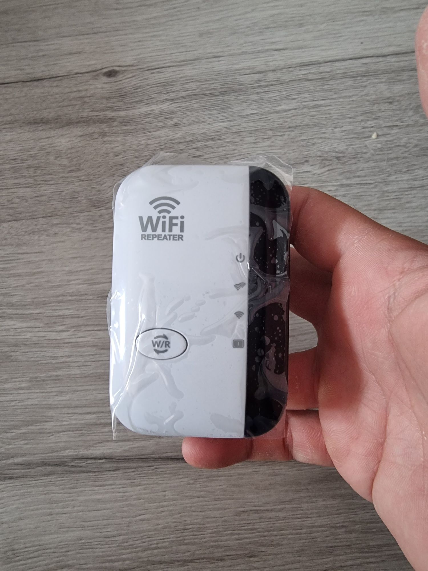 Wifi range extender / repeater 300mb