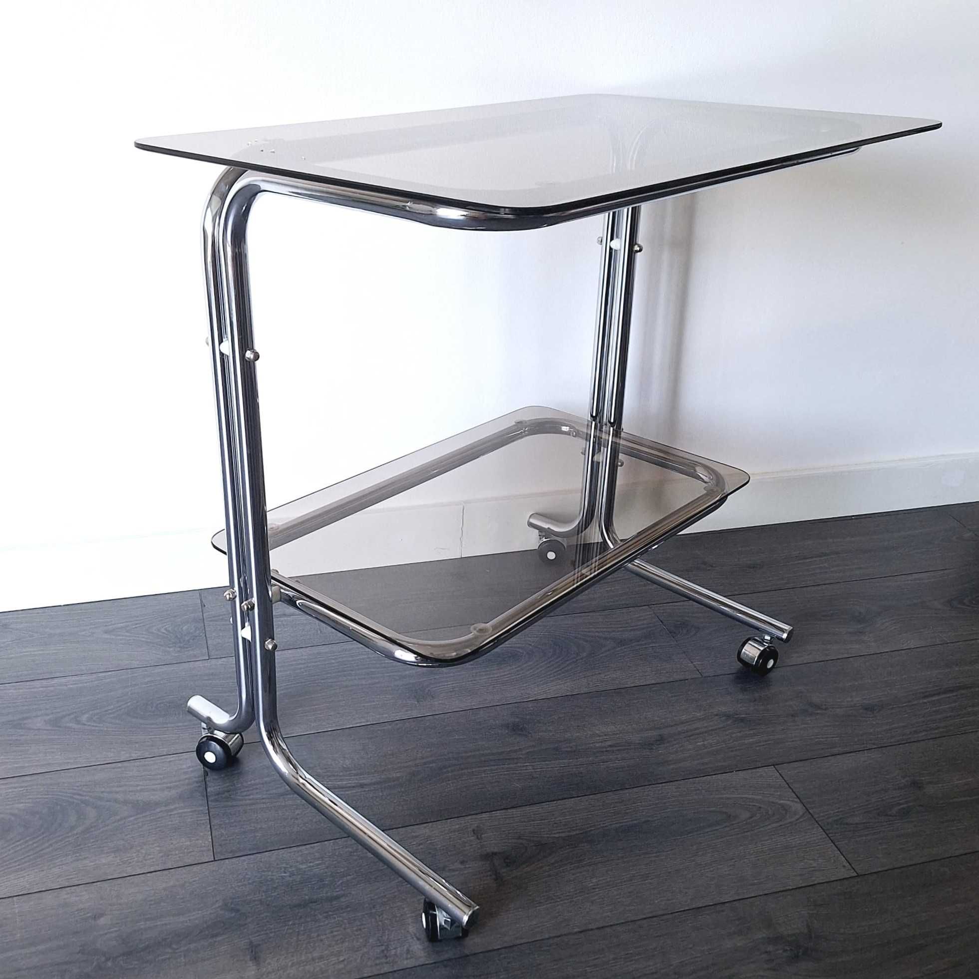 Carrinho de apoio cromado com vidros. Chrome Support Cart with glasses