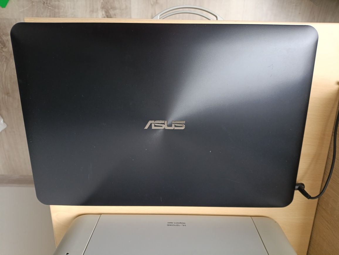 Laptop Asus F555L i5 NVIDIA920M