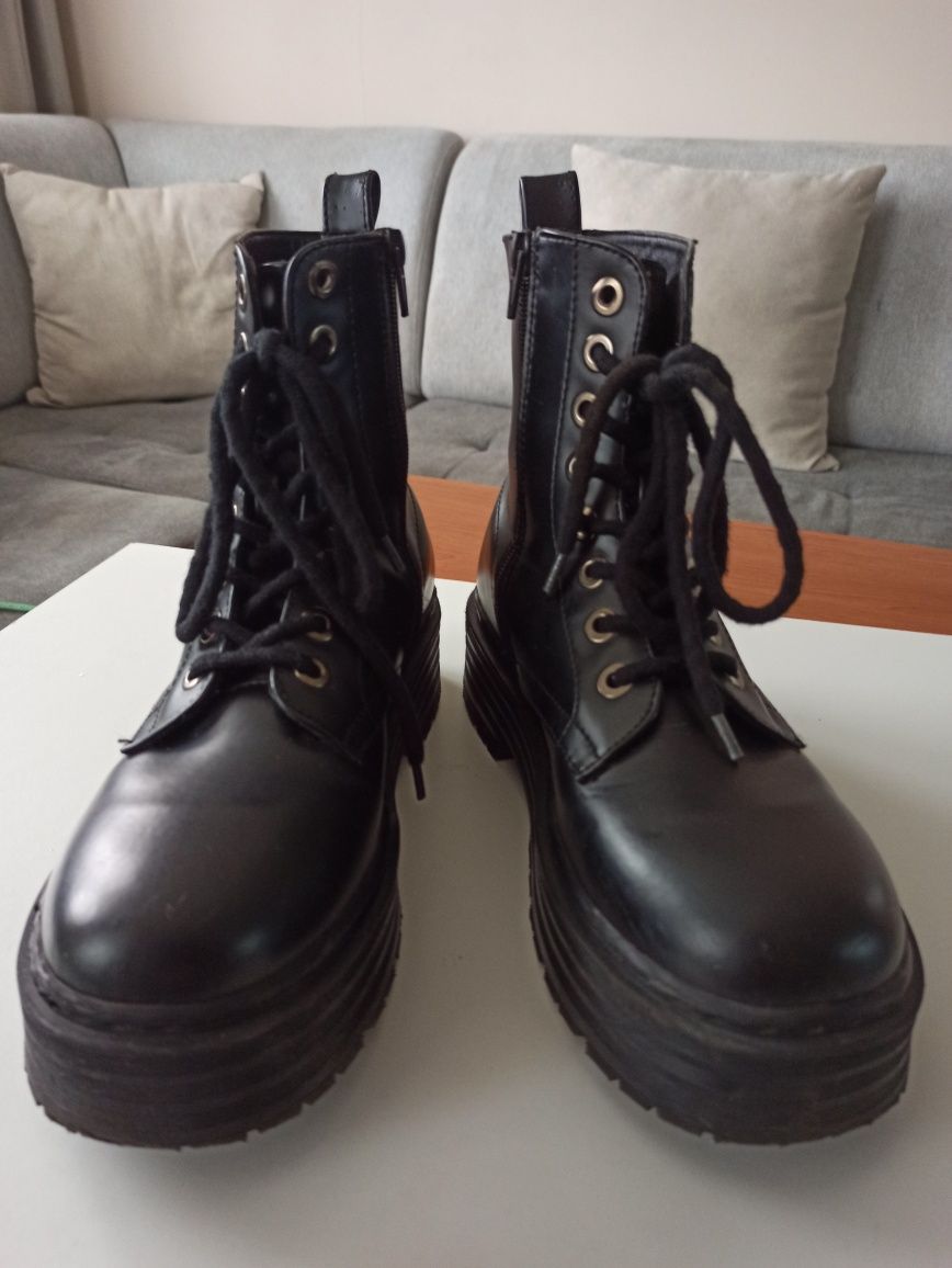 Czarne buty na platformie Primark rozm. 39