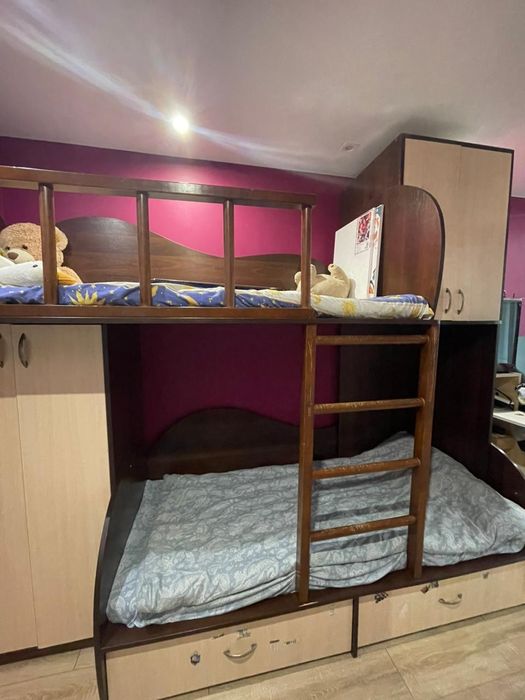 Двоярусне ліжко.  Двохповергове ліжко.  Дитяче ліжко