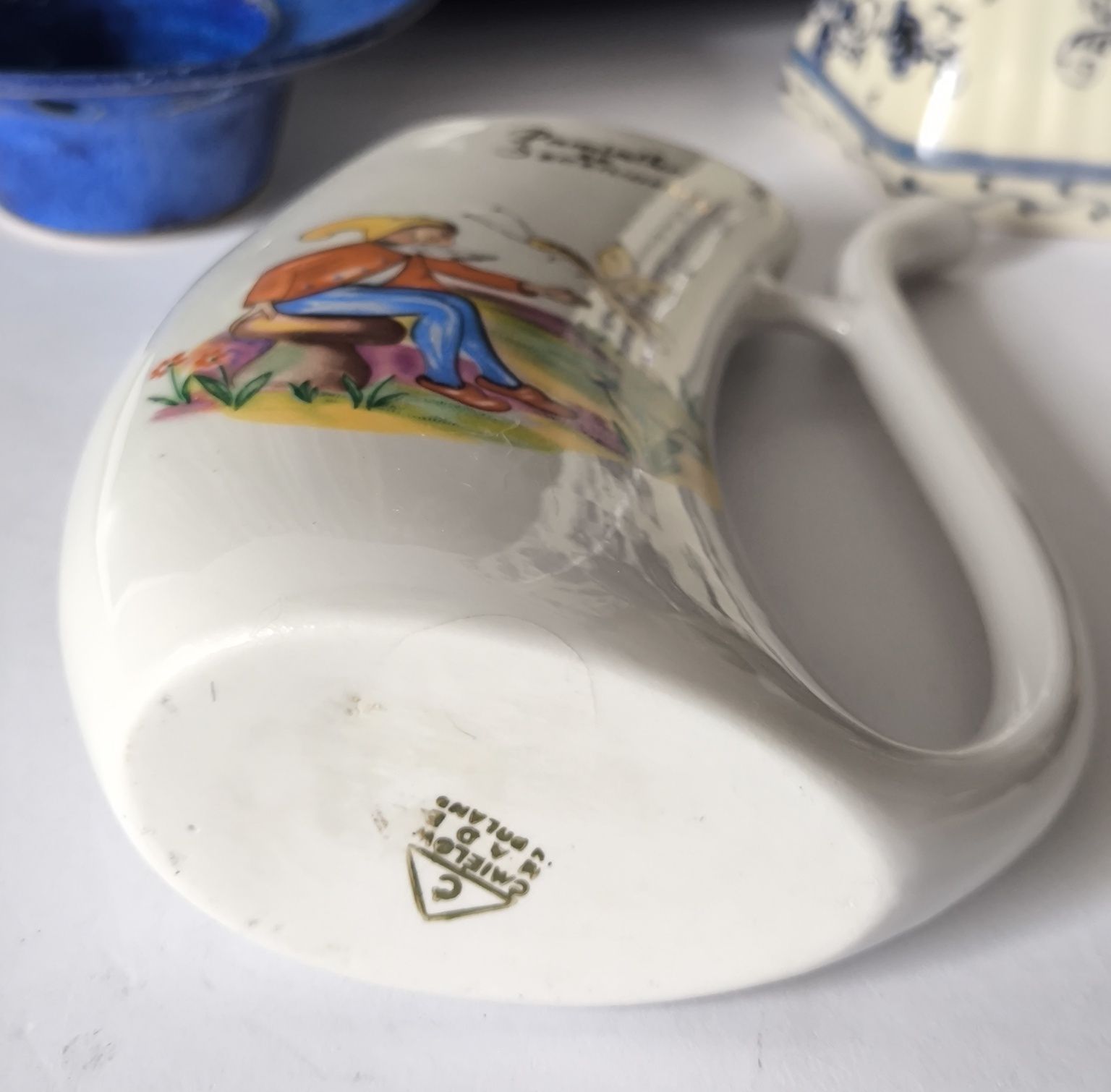 Pijałka krasnoludek Ćmielów piękna stara porcelana