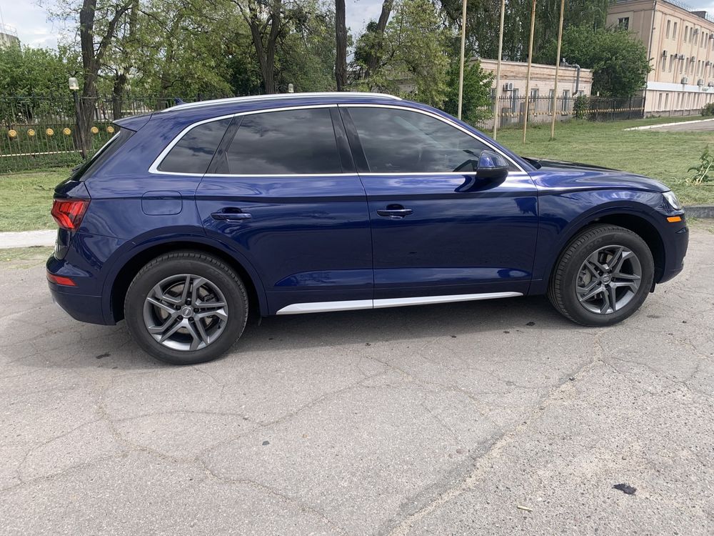 Audi Q5 2018 року 2.0