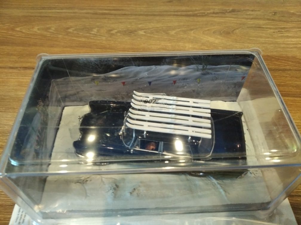 1:43 Mercedes Benz 220S 007 James Bond model