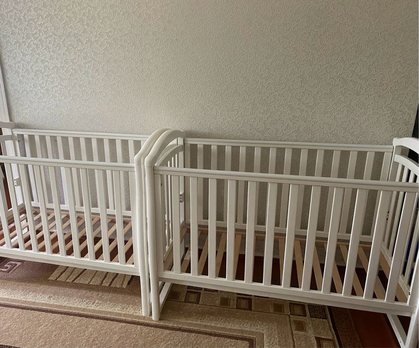 Ліжка для двійні, однакові