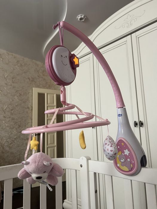 Мобиль chicco для девочки