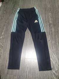 Spodnie dziecięce Adidas r.158