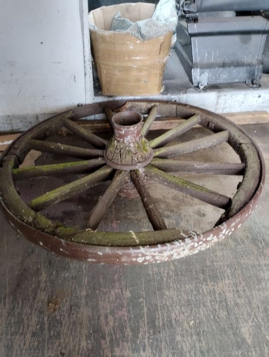 Stare koło drewniane