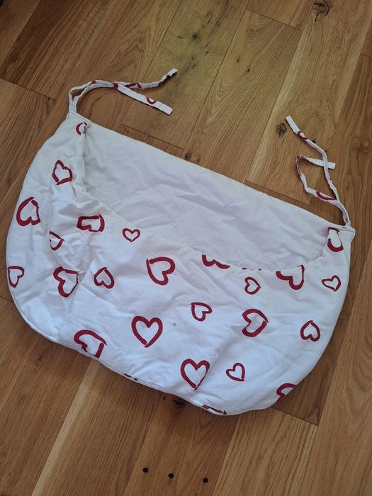 Organizer na pampersy pieluszki do łóżeczka