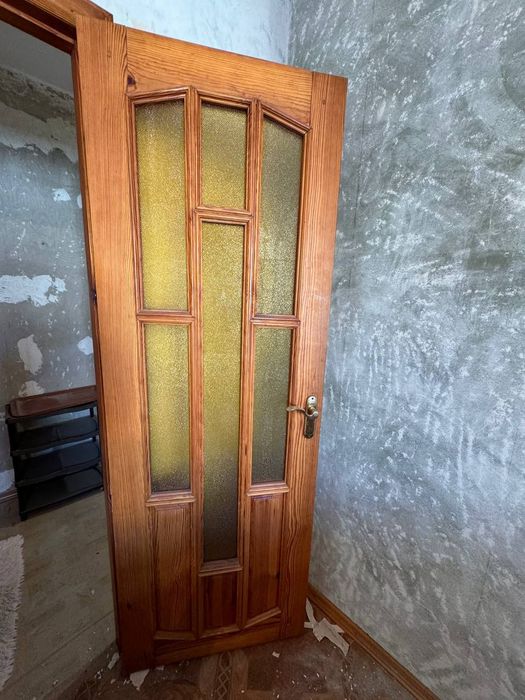 Продам деревяние двери в идеальном состоянии.