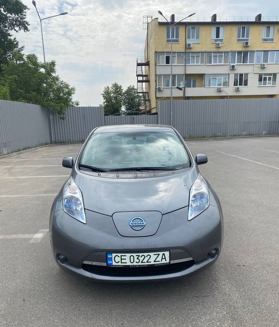 Аренда Nissan Leaf 3300 без залога
