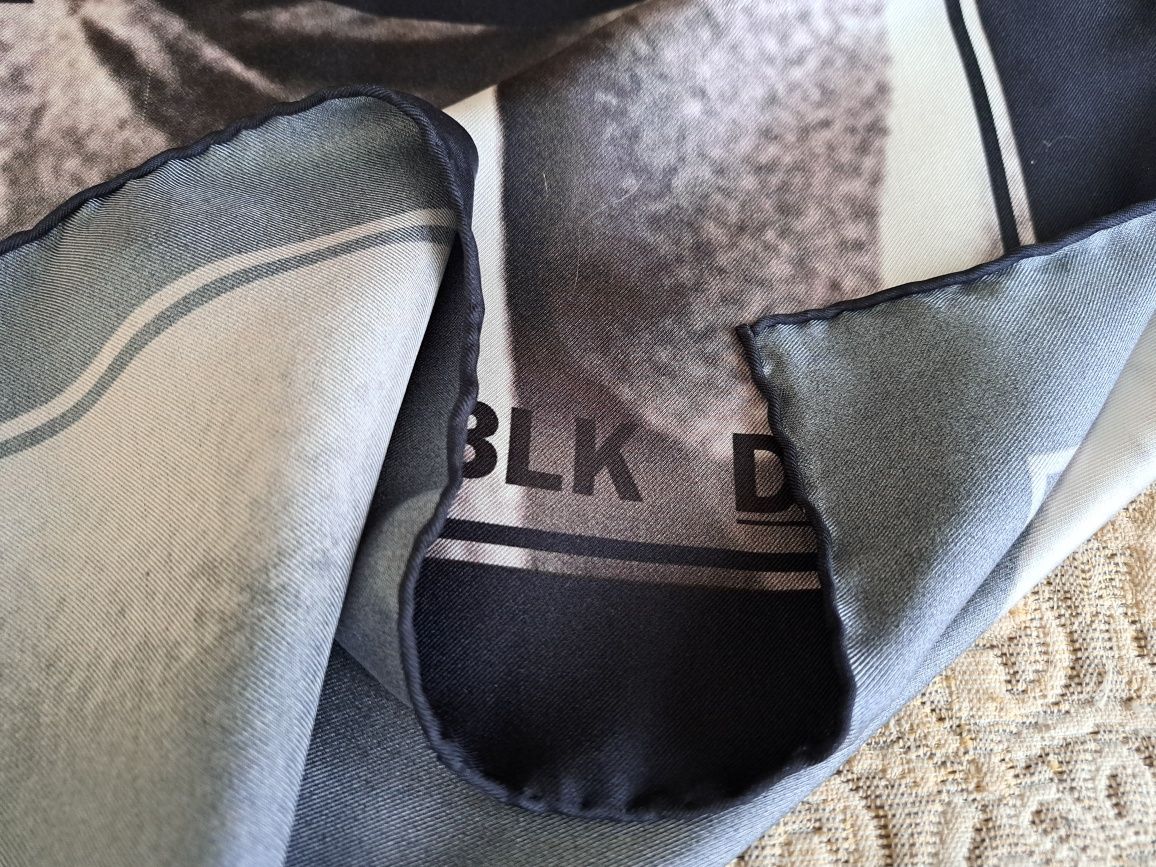 BLK DNM Logo PEACE silk. Два платки.