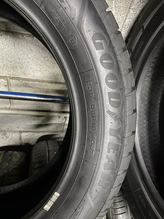 Зимові шини 235/55 R19 (105T) GOOD YEAR