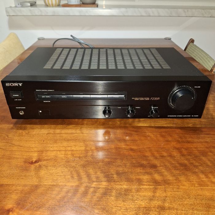 Wzmacniacz Sony F235R