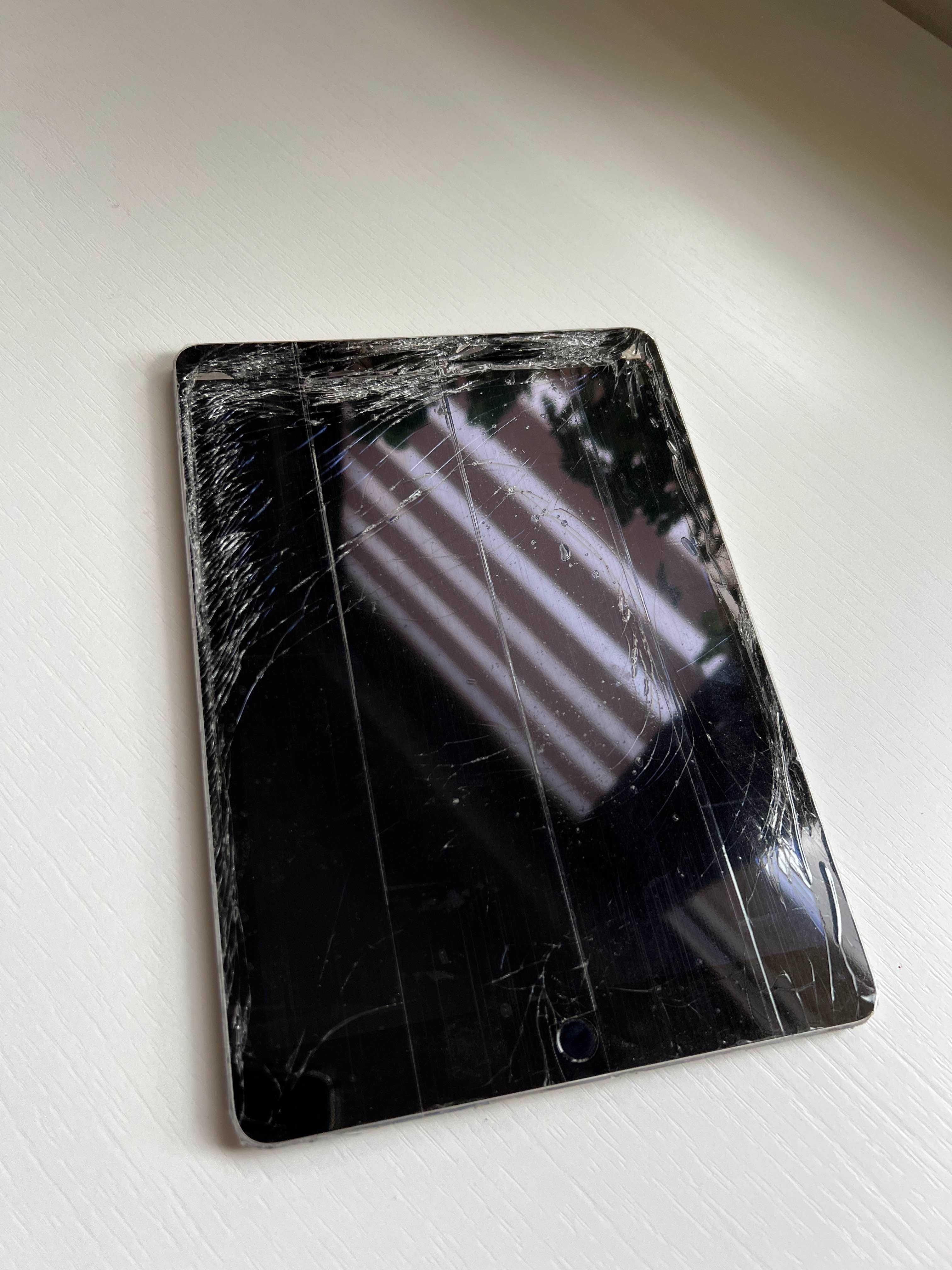 iPad Air 2 – 16 GB, Wi-Fi – Stłuczona szybka, sprawny technicznie