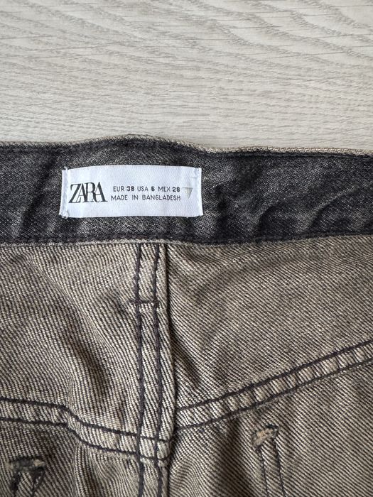 Стильна модель джинсів Zara