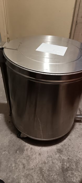 Caixote do lixo em inox