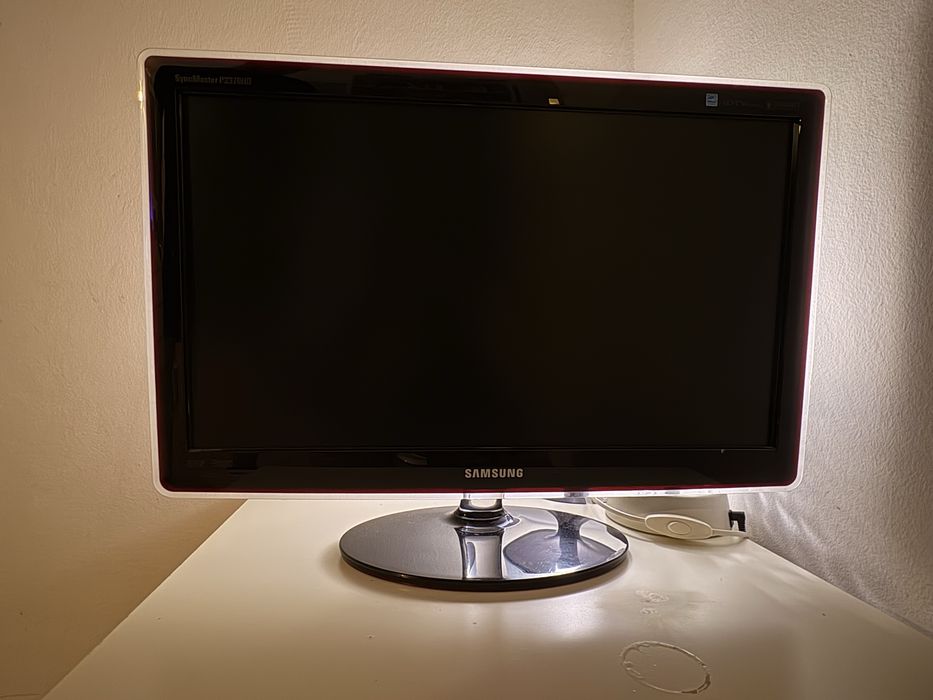 Telewizor Samsung 23 cale