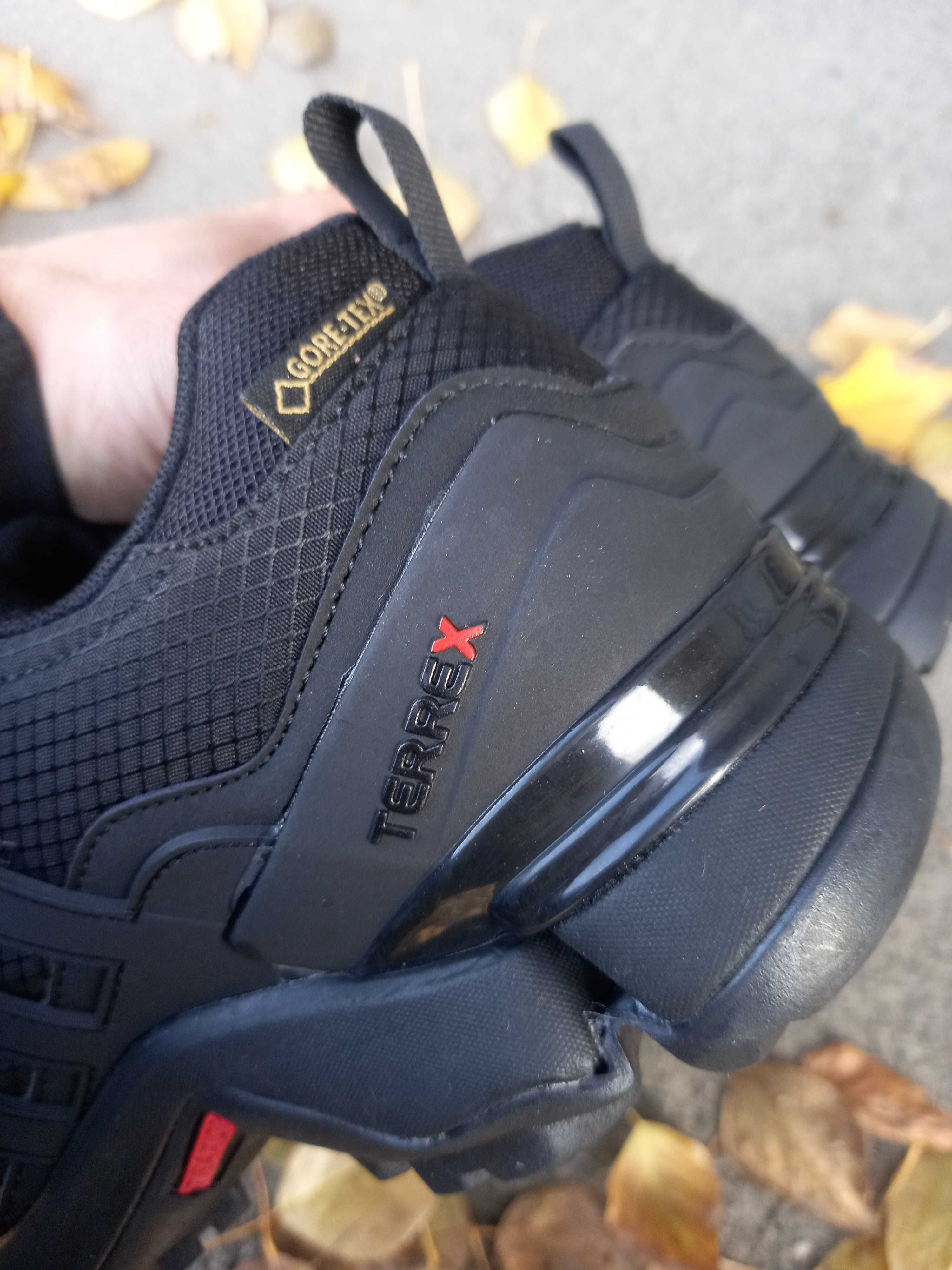 Мужские кроссовки Adidas Terrex