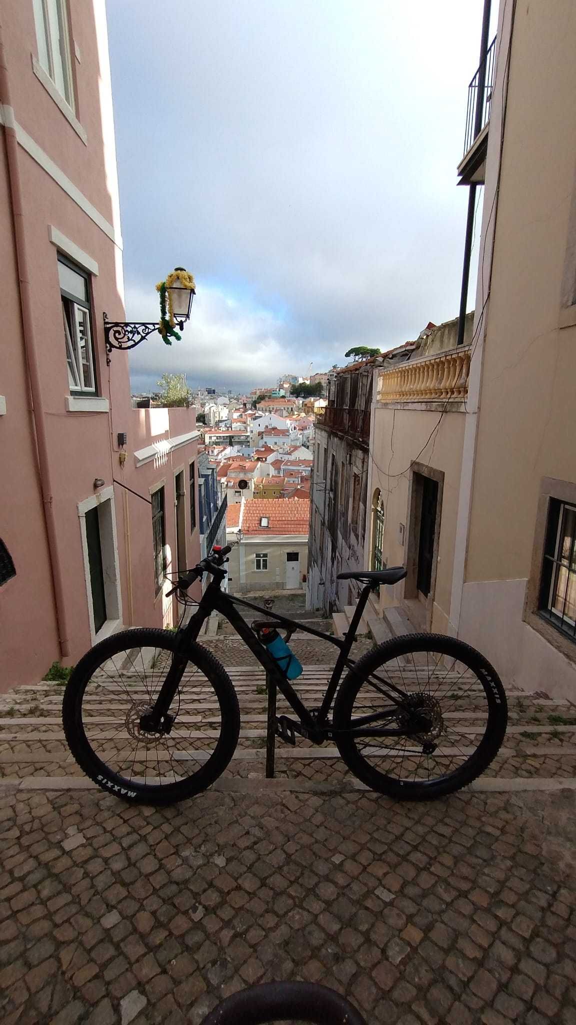 Bicicleta MTB GIANT XTC SLR 29 – Tamanho M – 2024