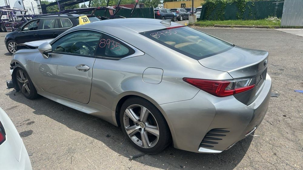Продам lexus Rc 200t