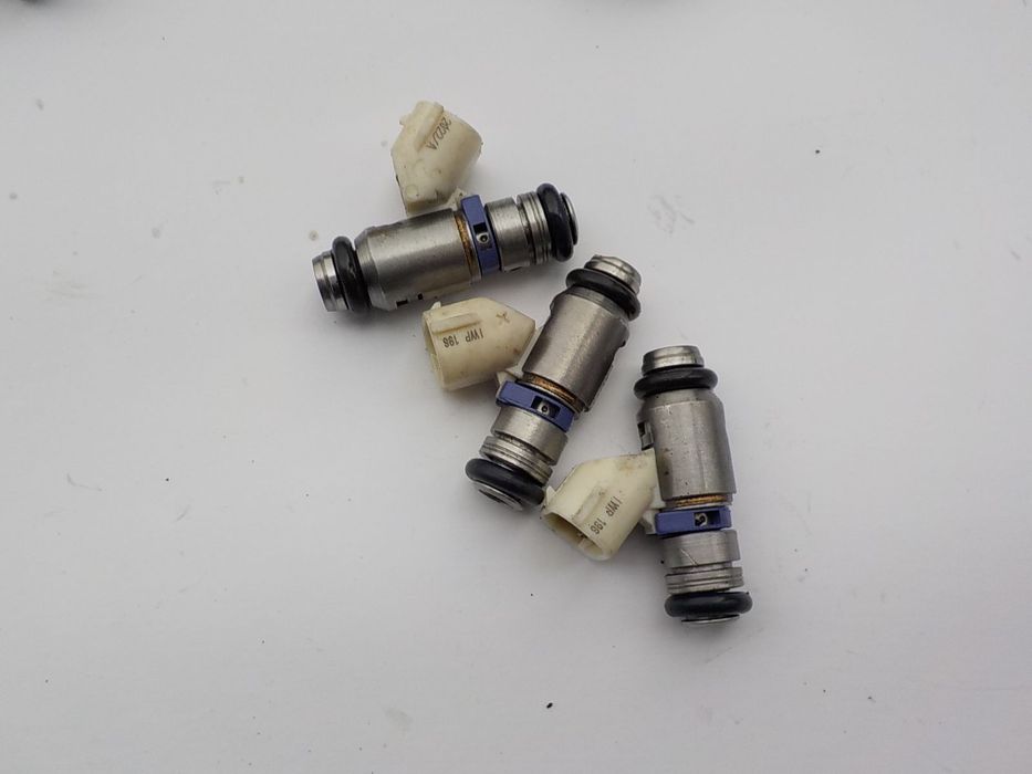 VW POLO GOLF IV 1.4 16V B WTRYSKIWACZ IWP196