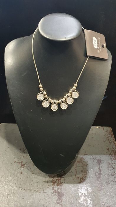 Colares novos, vários modelos