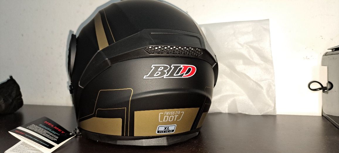 Capacete modular Preto e Dourado NOVO