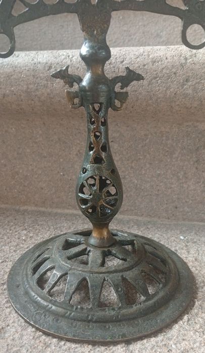 Candelabro antigo de três braços