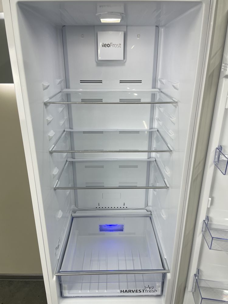 193 см | NoFrost | Холодильник | BEKO K54306NEB | вбудований,
