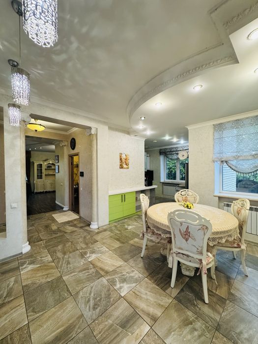 Подобово будинок. Басейн з підігрівом. Чан-Джакузі. м.Буча