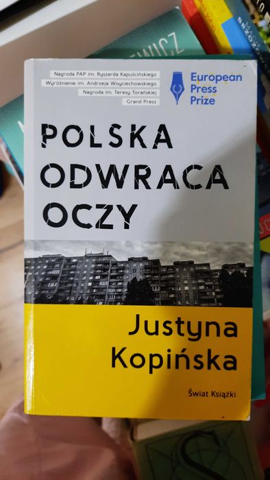 Polska odwraca oczy