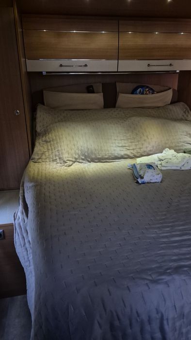 Autocaravana Burstner aviano cama central todos os extras