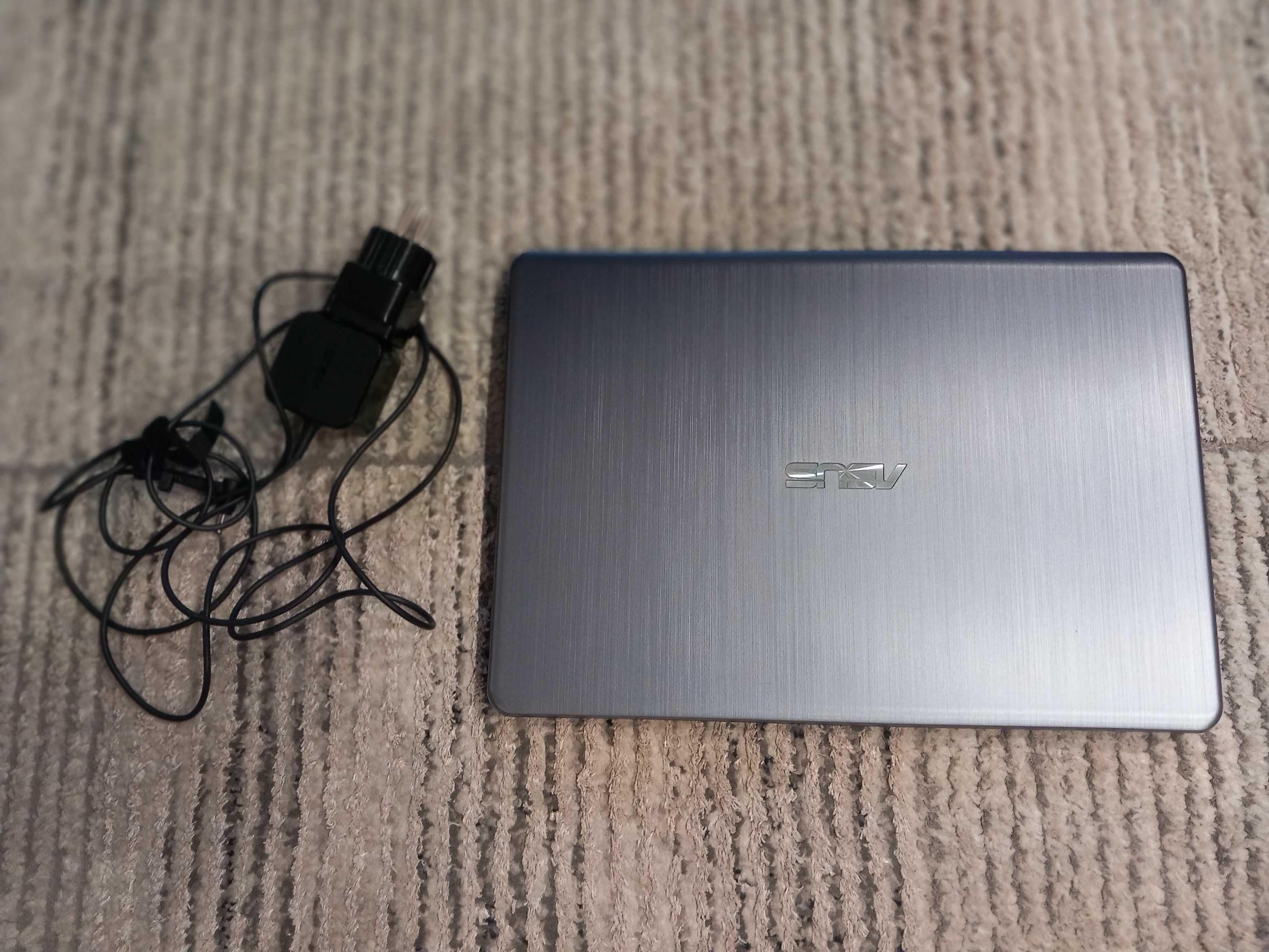 Asus L406M Notebook PC