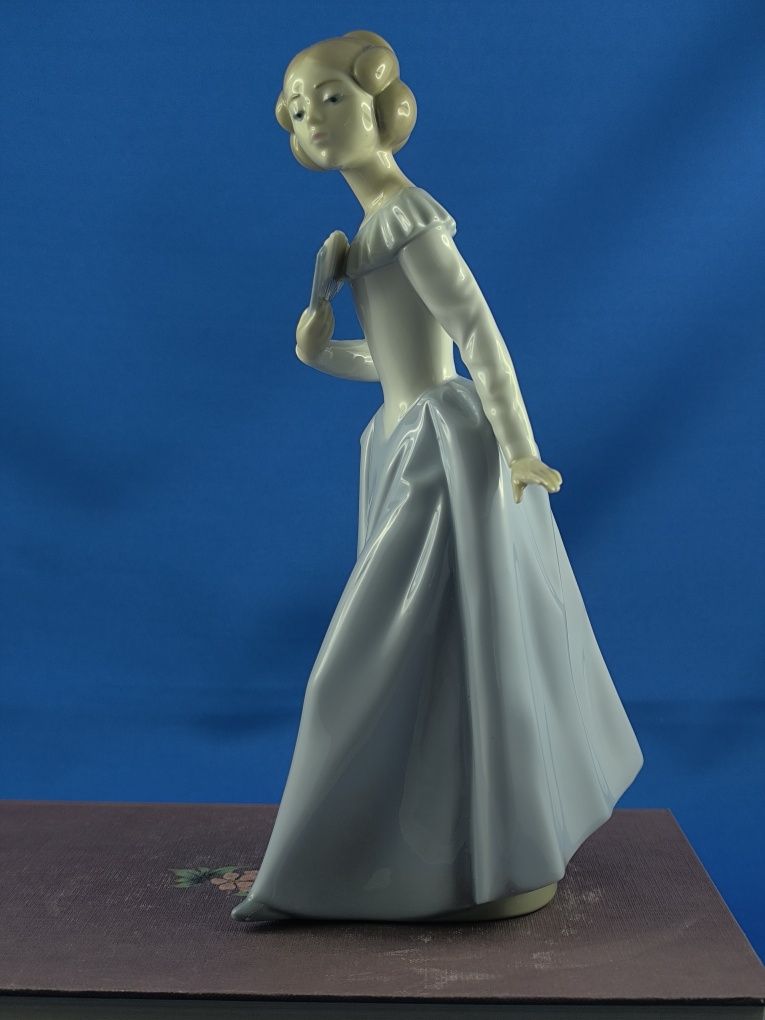 Dziewczyna z wachlarzem Nao by Lladro Hiszpania #porcelana #ozdoba