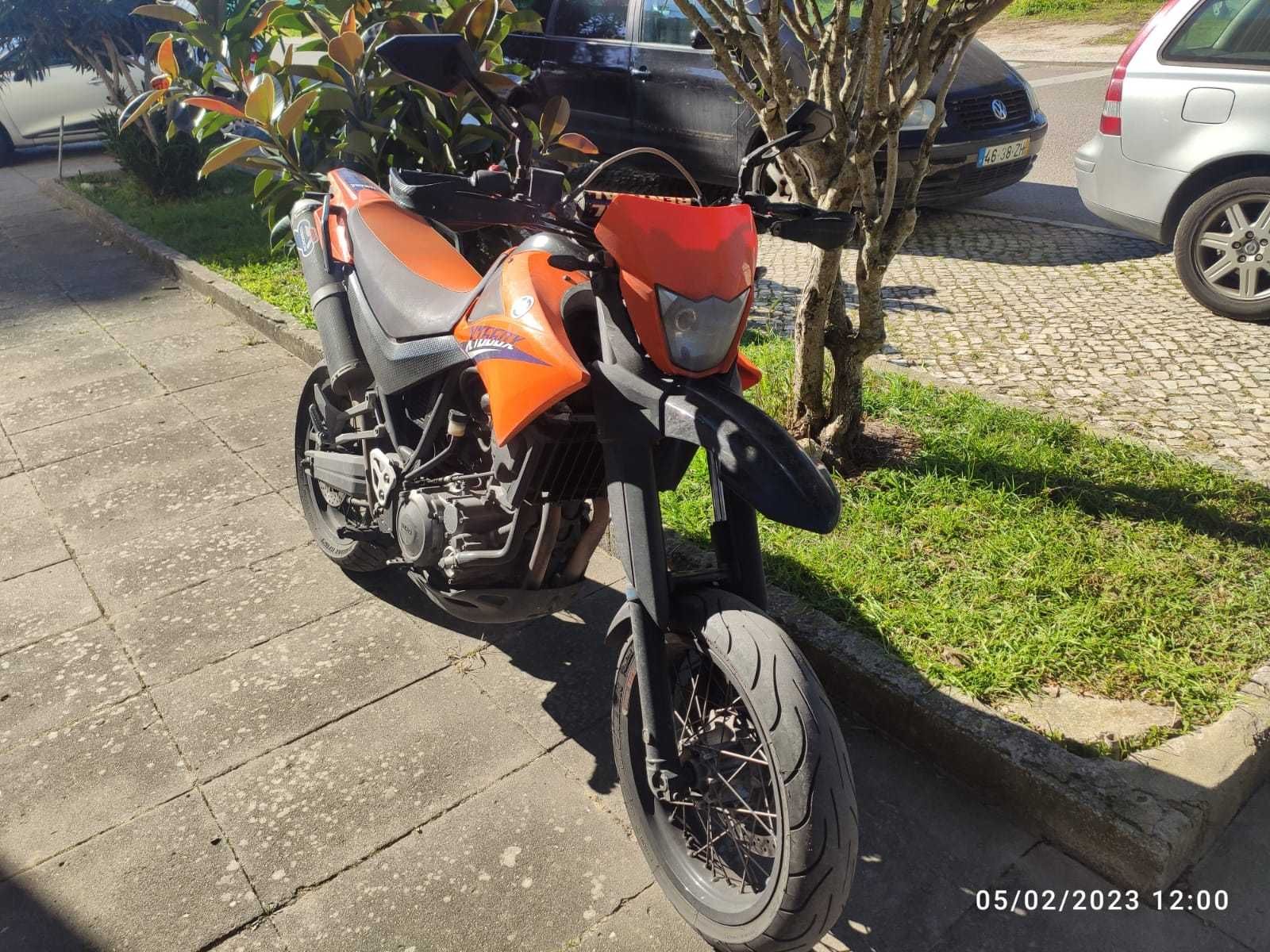 Vendo ou Troco XT660X EDIÇÃO ESPECIAL DE 2010 com 70.000km