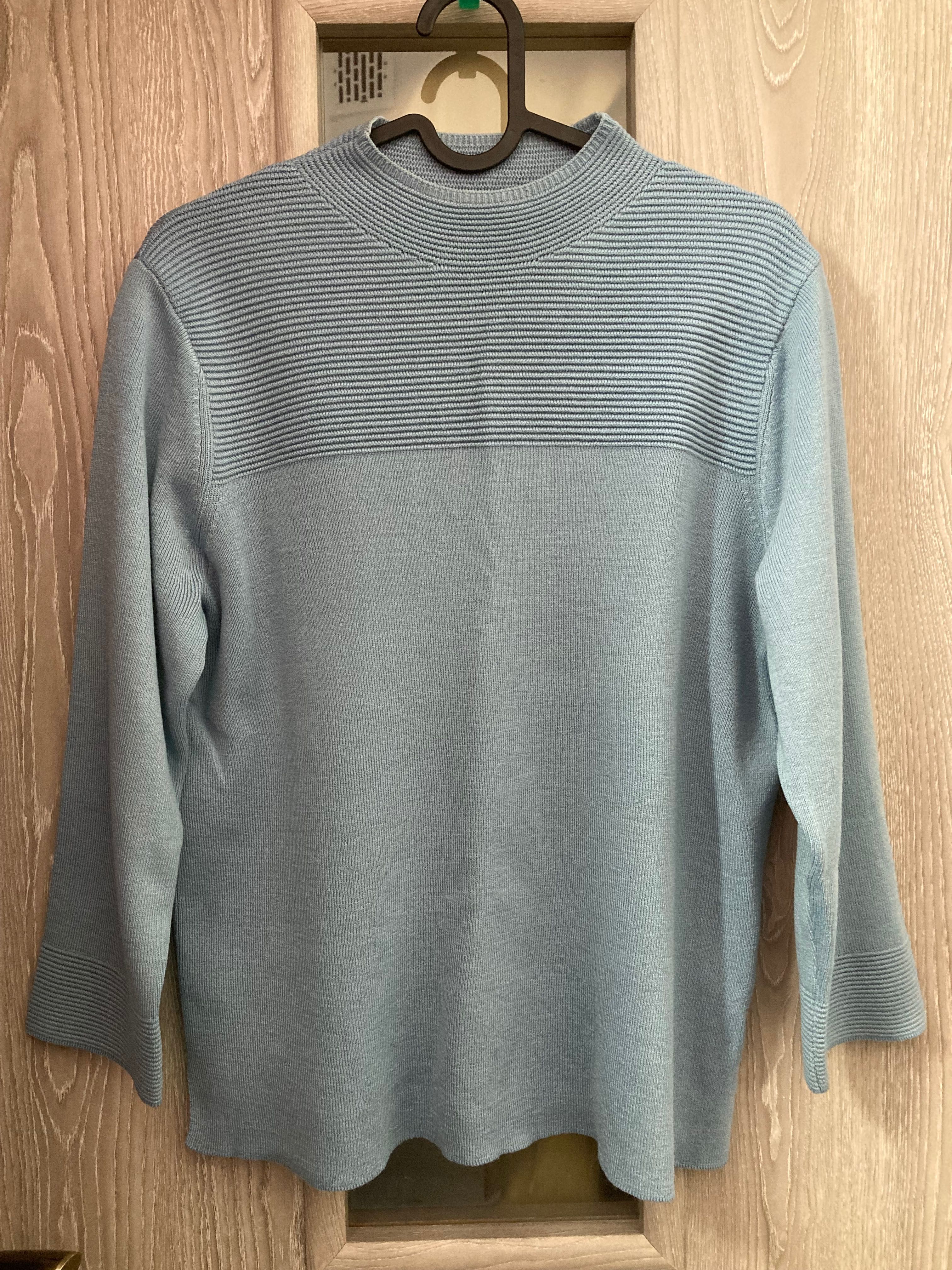 Sweter prosty klasyk w gołębiowym kolorze