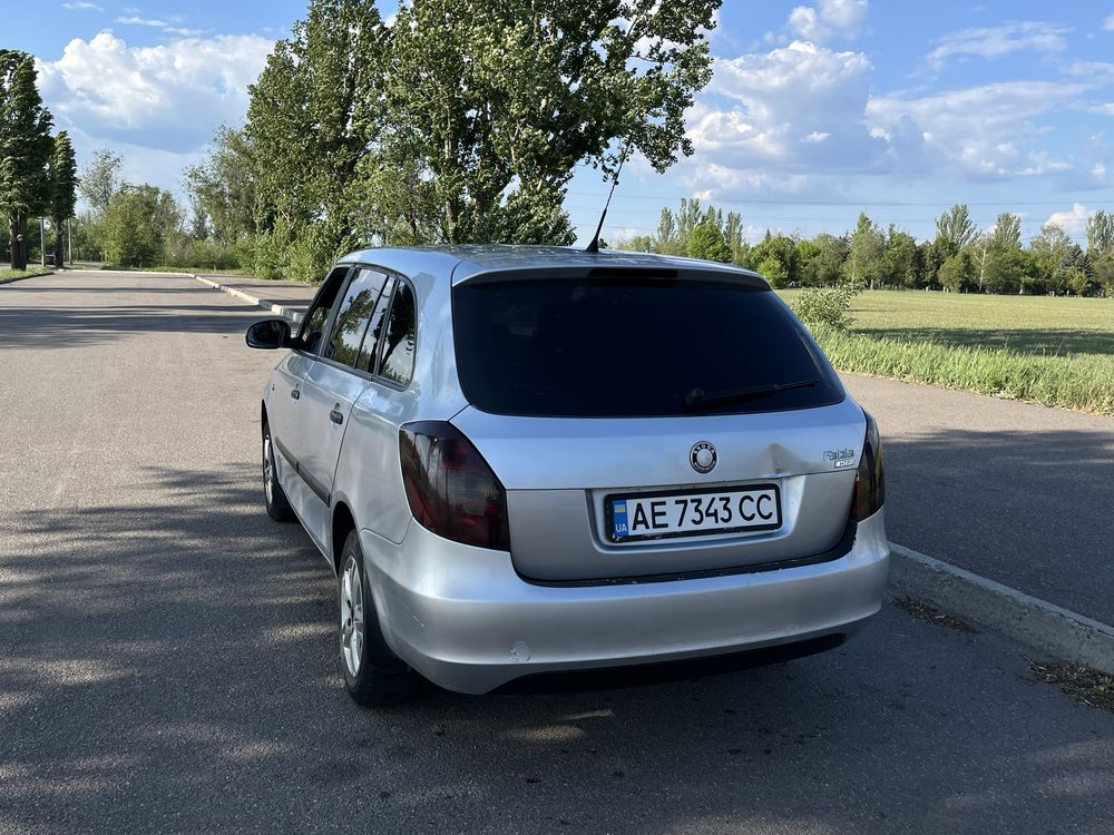 Шкода Фабия 2, 1,2 л, бензин без торга