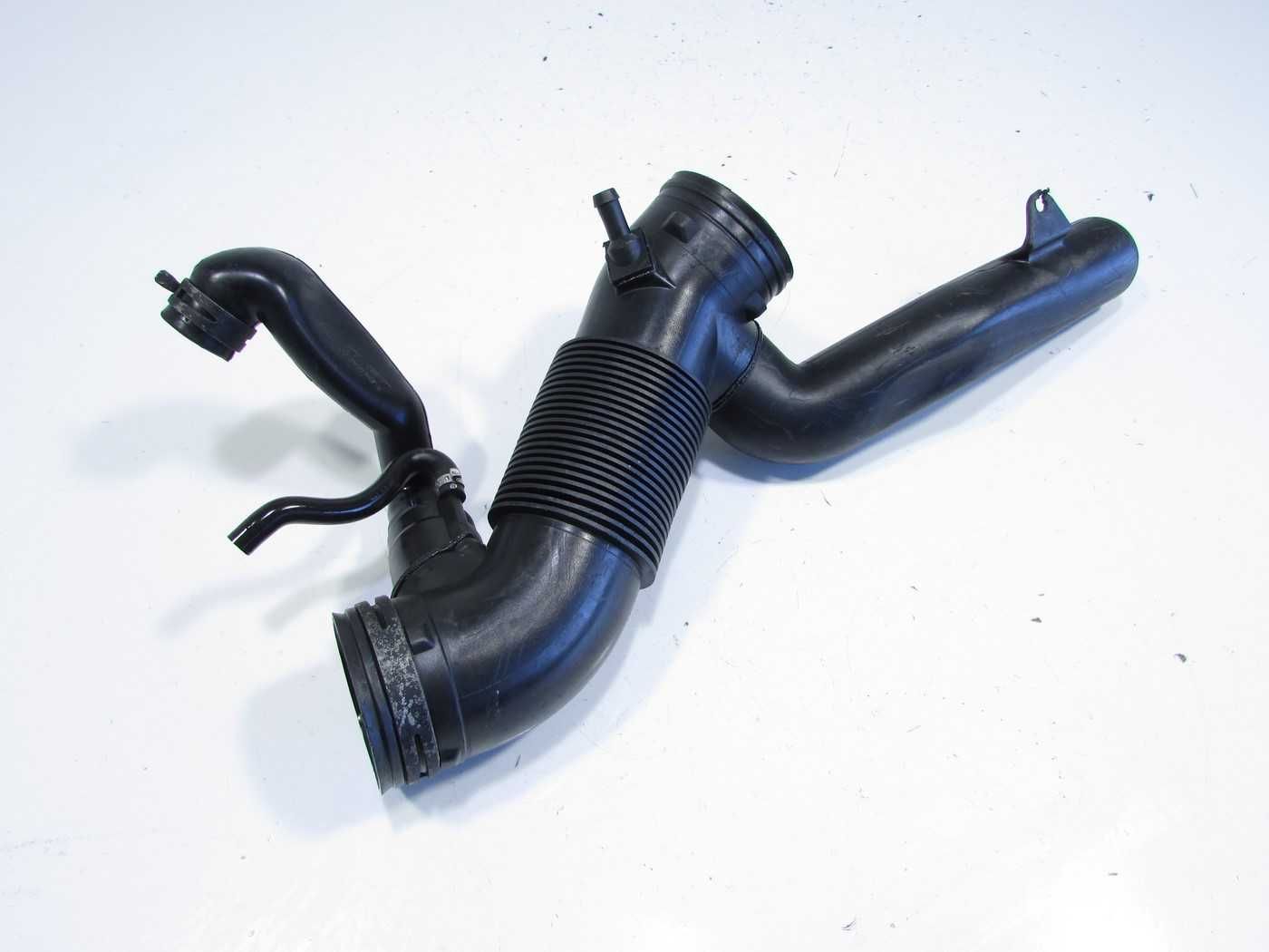 Wąż rura powietrza rezonator vw golf 4 new beetle bora octavia 2.0 8v