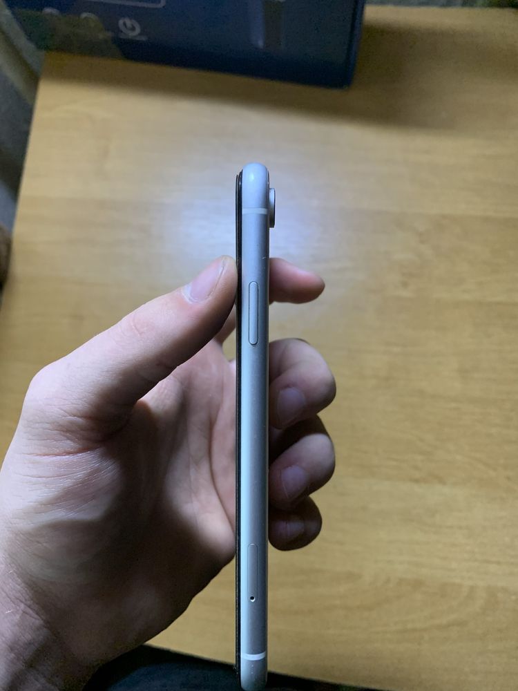 iPhone Xr в ідеальному стані