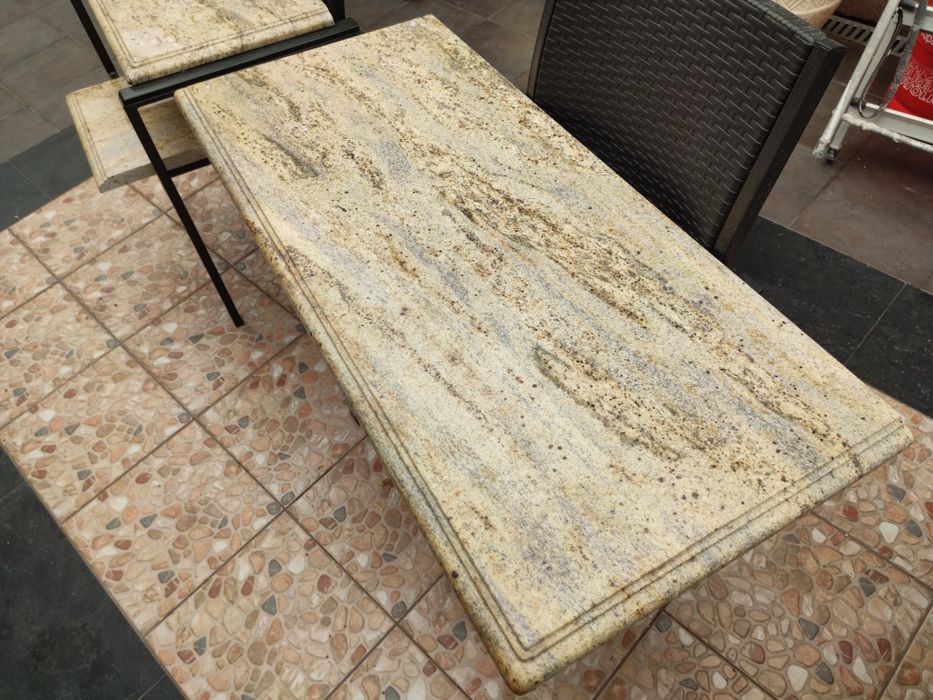 Mármores Cómoda 1.10mt e 2 cabeceiras 49cm- impecável