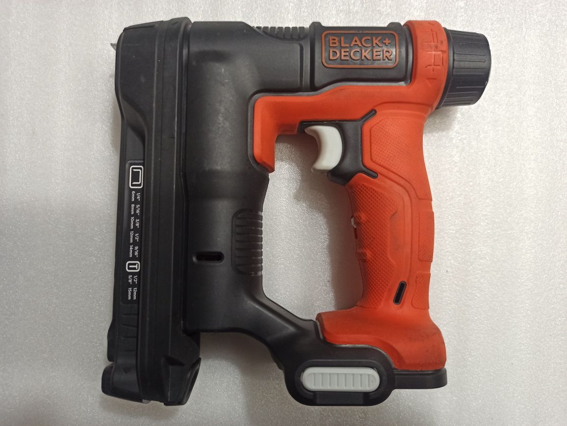 Степлер акумуляторний Black&Decker BDCT12